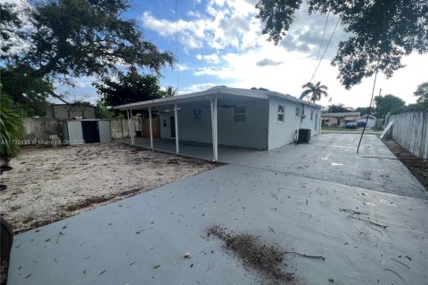 House in Hollywood, Florida 3 bedrooms, 85.47 sq.m. № 1486854 - photo 19