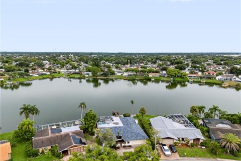House in Port Richey, Florida 3 bedrooms, 205.78 sq.m. № 2284489