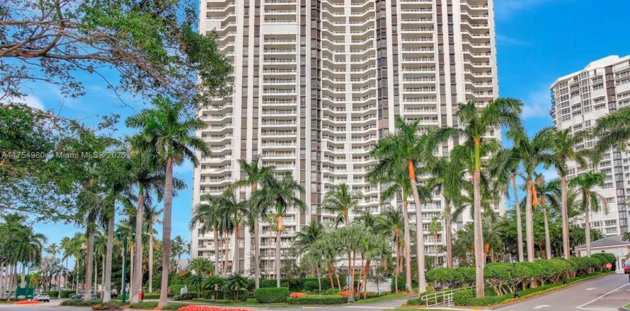 Condominio en Aventura, Florida, 3 dormitorios  № 1868300