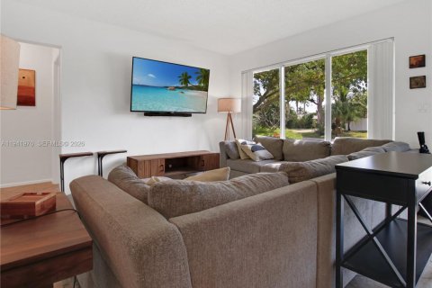 Casa en alquiler en Oakland Park, Florida, 3 dormitorios, 150.32 m2 № 1998974 - foto 6