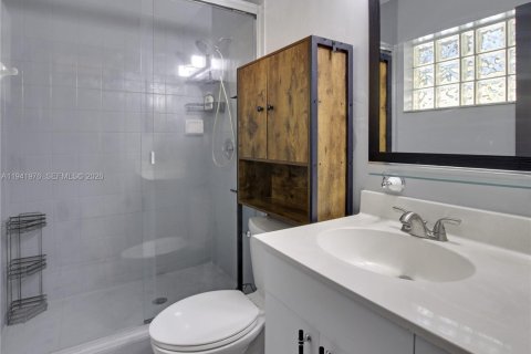 Casa en alquiler en Oakland Park, Florida, 3 dormitorios, 150.32 m2 № 1998974 - foto 17