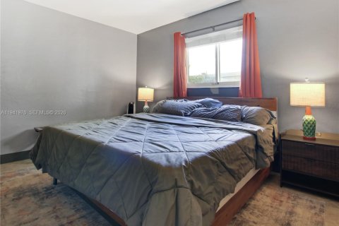 Casa en alquiler en Oakland Park, Florida, 3 dormitorios, 150.32 m2 № 1998974 - foto 15