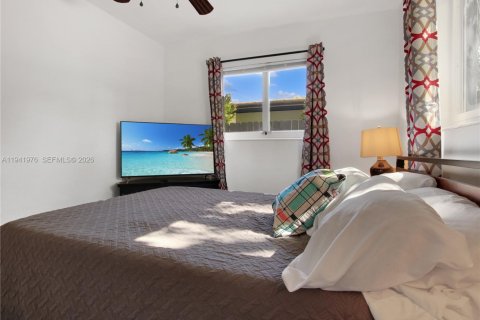 Casa en alquiler en Oakland Park, Florida, 3 dormitorios, 150.32 m2 № 1998974 - foto 23