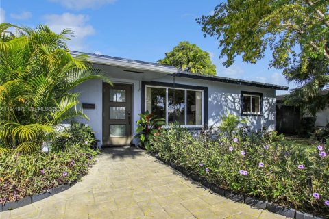 Casa en alquiler en Oakland Park, Florida, 3 dormitorios, 150.32 m2 № 1998974 - foto 3