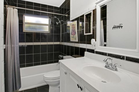 Casa en alquiler en Oakland Park, Florida, 3 dormitorios, 150.32 m2 № 1998974 - foto 21