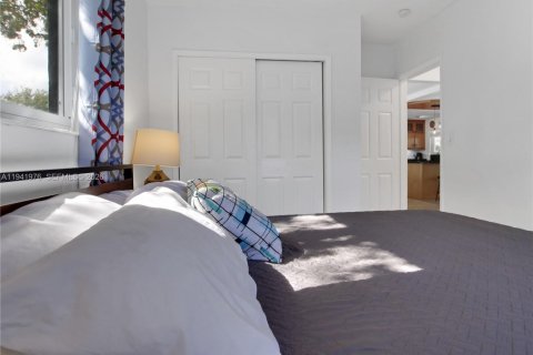 Casa en alquiler en Oakland Park, Florida, 3 dormitorios, 150.32 m2 № 1998974 - foto 24