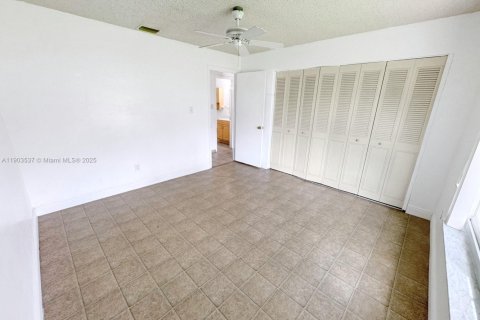 Villa ou maison à vendre à Tamarac, Floride: 2 chambres, 87.33 m2 № 1963535 - photo 16