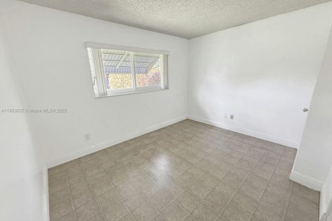 Villa ou maison à vendre à Tamarac, Floride: 2 chambres, 87.33 m2 № 1963535 - photo 17