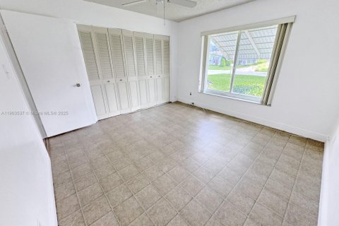 Villa ou maison à vendre à Tamarac, Floride: 2 chambres, 87.33 m2 № 1963535 - photo 19