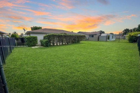 Villa ou maison à vendre à Tamarac, Floride: 2 chambres, 87.33 m2 № 1963535 - photo 29