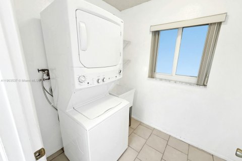 Villa ou maison à vendre à Tamarac, Floride: 2 chambres, 87.33 m2 № 1963535 - photo 23