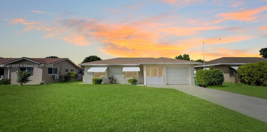 Villa ou maison à Tamarac, Floride 2 chambres, 87.33 m2 № 1963535