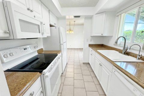 Villa ou maison à vendre à Tamarac, Floride: 2 chambres, 87.33 m2 № 1963535 - photo 13