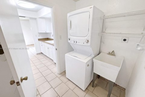 Villa ou maison à vendre à Tamarac, Floride: 2 chambres, 87.33 m2 № 1963535 - photo 24