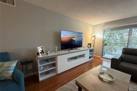 Copropriété à louer à Coconut Creek, Floride: 2 chambres, 107.4 m2 № 2085492 - photo 12
