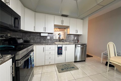Copropriété à louer à Coconut Creek, Floride: 2 chambres, 107.4 m2 № 2085492 - photo 17