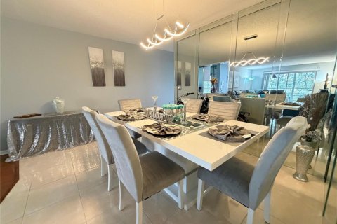 Copropriété à louer à Coconut Creek, Floride: 2 chambres, 107.4 m2 № 2085492 - photo 3