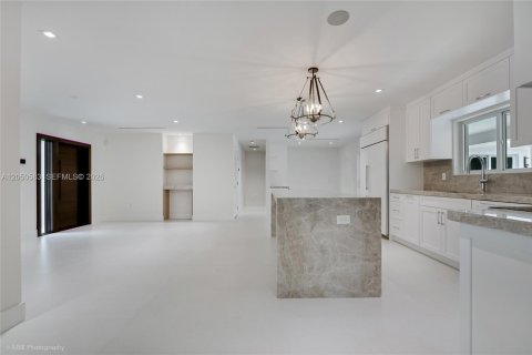 Casa en venta en South Miami, Florida, 4 dormitorios, 246.28 m2 № 2168468 - foto 13
