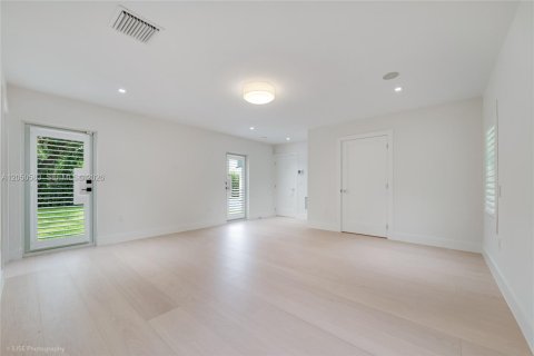 Casa en venta en South Miami, Florida, 4 dormitorios, 246.28 m2 № 2168468 - foto 19