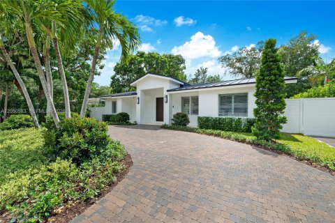 Casa en South Miami, Florida 4 dormitorios, 246.28 m2 № 2168468