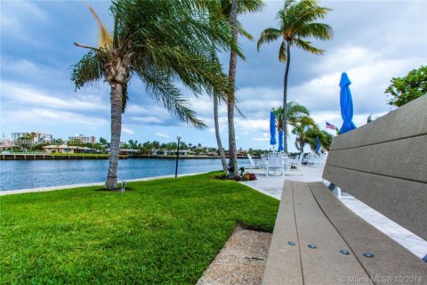 Copropriété à louer à Fort Lauderdale, Floride: 2 chambres, 111.48 m2 № 2153420 - photo 26