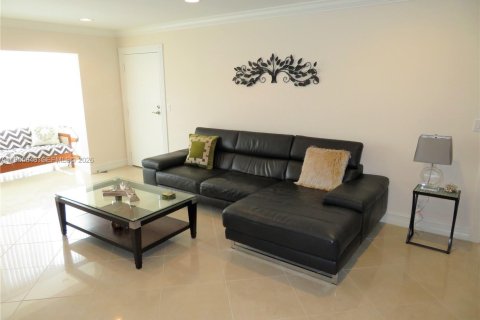 Copropriété à louer à Fort Lauderdale, Floride: 2 chambres, 111.48 m2 № 2153420 - photo 2