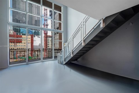 Condominio en alquiler en Miami, Florida, 1 dormitorio, 90.86 m2 № 2060964 - foto 16