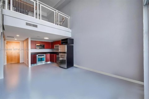 Condominio en alquiler en Miami, Florida, 1 dormitorio, 90.86 m2 № 2060964 - foto 14