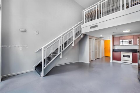 Condominio en alquiler en Miami, Florida, 1 dormitorio, 90.86 m2 № 2060964 - foto 8