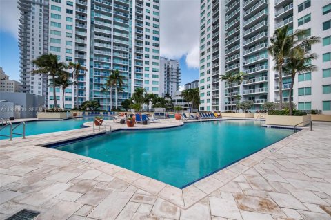 Condominio en alquiler en Miami, Florida, 1 dormitorio, 90.86 m2 № 2060964 - foto 26