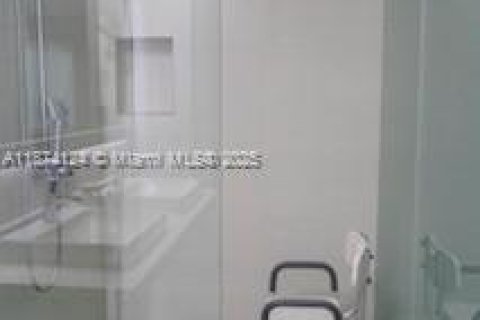 Condominio en venta en Doral, Florida, 3 dormitorios, 125.51 m2 № 1980139 - foto 18