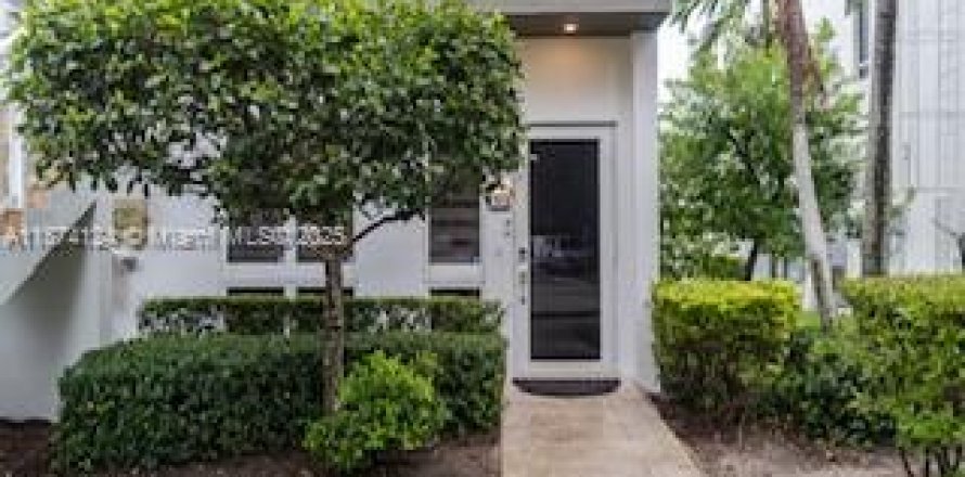 Condominio en Doral, Florida, 3 dormitorios  № 1980139