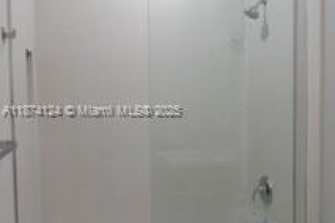 Condominio en venta en Doral, Florida, 3 dormitorios, 125.51 m2 № 1980139 - foto 21