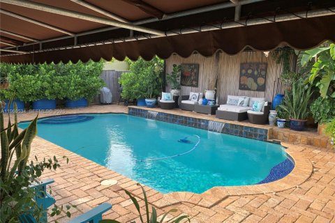 Casa en alquiler en Hialeah, Florida, 3 dormitorios, 146.6 m2 № 2024951 - foto 19