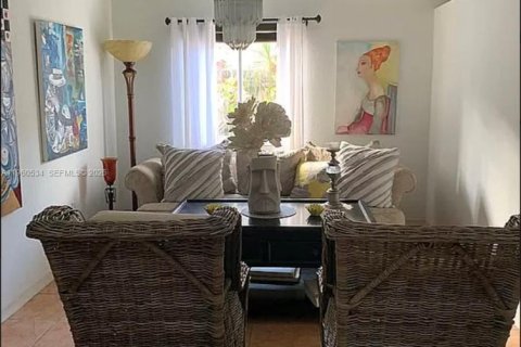 Casa en alquiler en Hialeah, Florida, 3 dormitorios, 146.6 m2 № 2024951 - foto 7