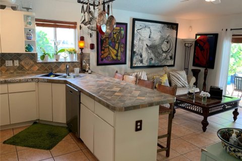 Casa en alquiler en Hialeah, Florida, 3 dormitorios, 146.6 m2 № 2024951 - foto 11