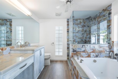 Villa ou maison à vendre à North Miami, Floride: 4 chambres, 237.55 m2 № 2001166 - photo 21