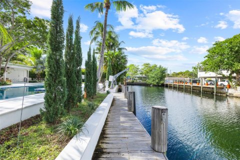Villa ou maison à vendre à North Miami, Floride: 4 chambres, 237.55 m2 № 2001166 - photo 3