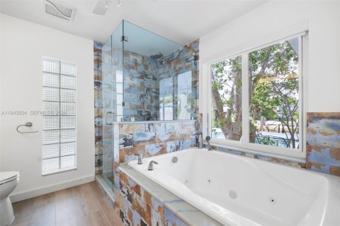 Villa ou maison à vendre à North Miami, Floride: 4 chambres, 237.55 m2 № 2001166 - photo 23