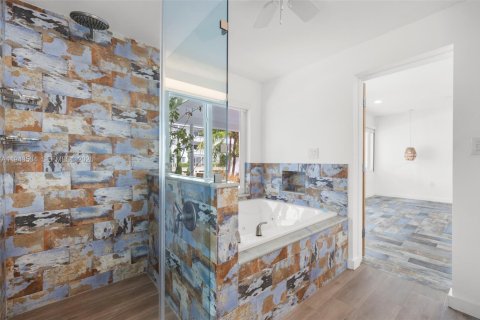 Villa ou maison à vendre à North Miami, Floride: 4 chambres, 237.55 m2 № 2001166 - photo 22