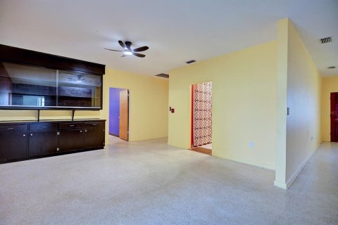 House in Avon Park, Florida 3 bedrooms, 197.79 sq.m. № 1917880 - photo 17