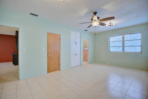House in Avon Park, Florida 3 bedrooms, 197.79 sq.m. № 1917880 - photo 12