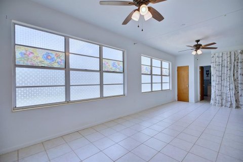 House in Avon Park, Florida 3 bedrooms, 197.79 sq.m. № 1917880 - photo 25