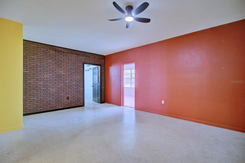 House in Avon Park, Florida 3 bedrooms, 197.79 sq.m. № 1917880 - photo 15