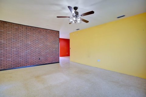 House in Avon Park, Florida 3 bedrooms, 197.79 sq.m. № 1917880 - photo 30