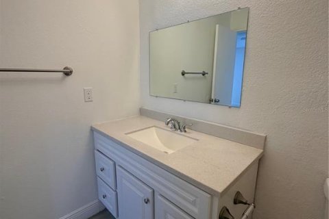 Condo in Orlando, Florida, 2 bedrooms  № 2230623 - photo 20