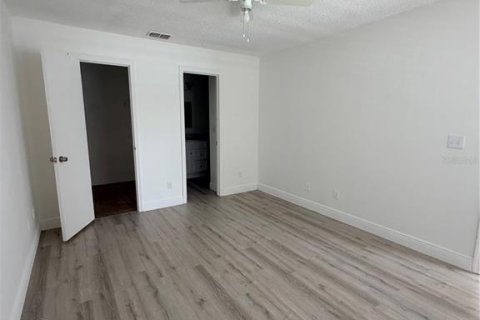 Condo in Orlando, Florida, 2 bedrooms  № 2230623 - photo 15