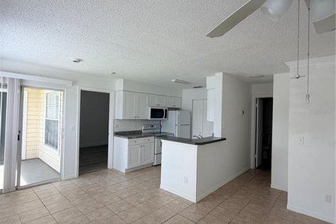 Condo in Orlando, Florida, 2 bedrooms  № 2230623 - photo 5