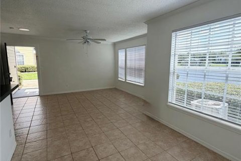 Condo in Orlando, Florida, 2 bedrooms  № 2230623 - photo 11
