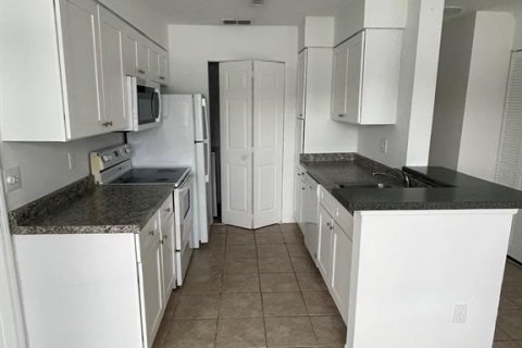 Condo in Orlando, Florida, 2 bedrooms  № 2230623 - photo 7